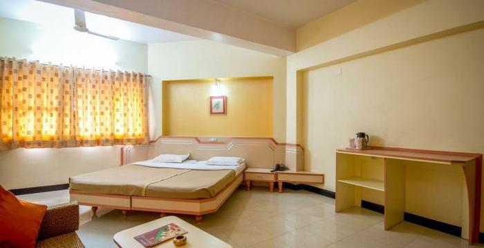 Hotel Ashish Palace